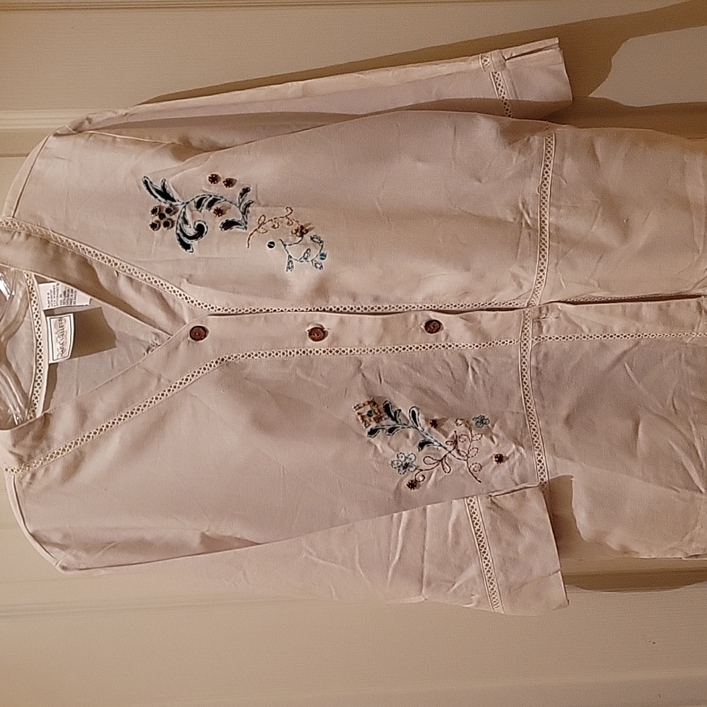 Top - Picture 6 of 13